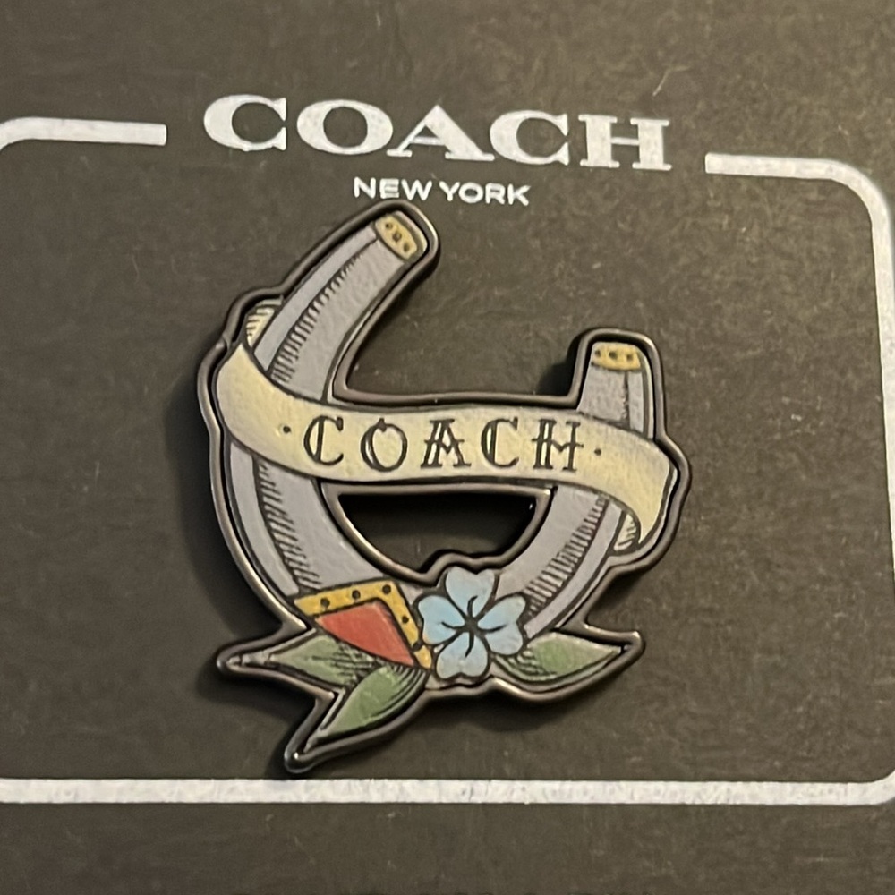 Rare Coach Pin With Tattoo Horseshoe - Picture 6 of 7